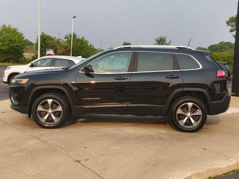 Used 2019 Jeep Cherokee Limited w/ Luxury Group AWD/4WD image 8