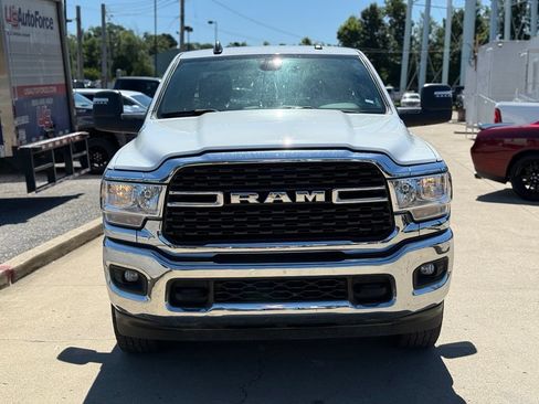 Used 2024 RAM 2500 Big Horn AWD/4WD image 3