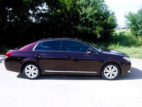 Used 2011 Toyota Avalon FWD image 4