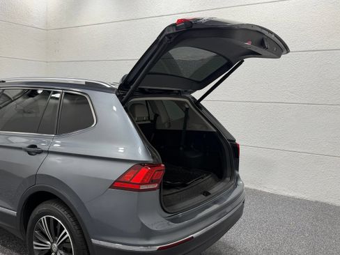 Used 2018 Volkswagen Tiguan SEL FWD image 19