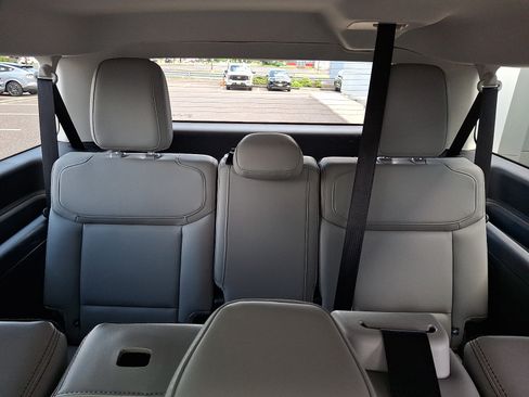 Used 2025 Ford Expedition Max Active AWD/4WD image 14