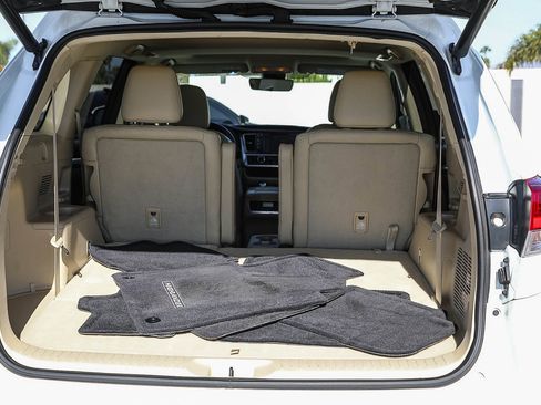 Used 2018 Toyota Highlander XLE FWD image 25