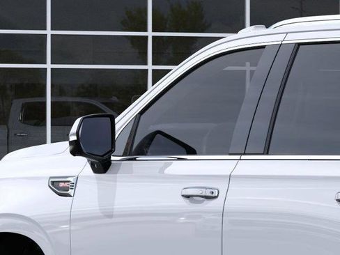 New 2026 GMC Yukon Denali w/ Sun & Power Step Package image 32