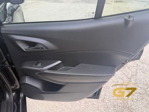 Used 2025 Chevrolet Trax LT FWD image 13