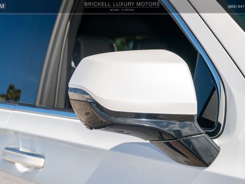 Used 2024 Cadillac Escalade ESV Luxury AWD/4WD image 61