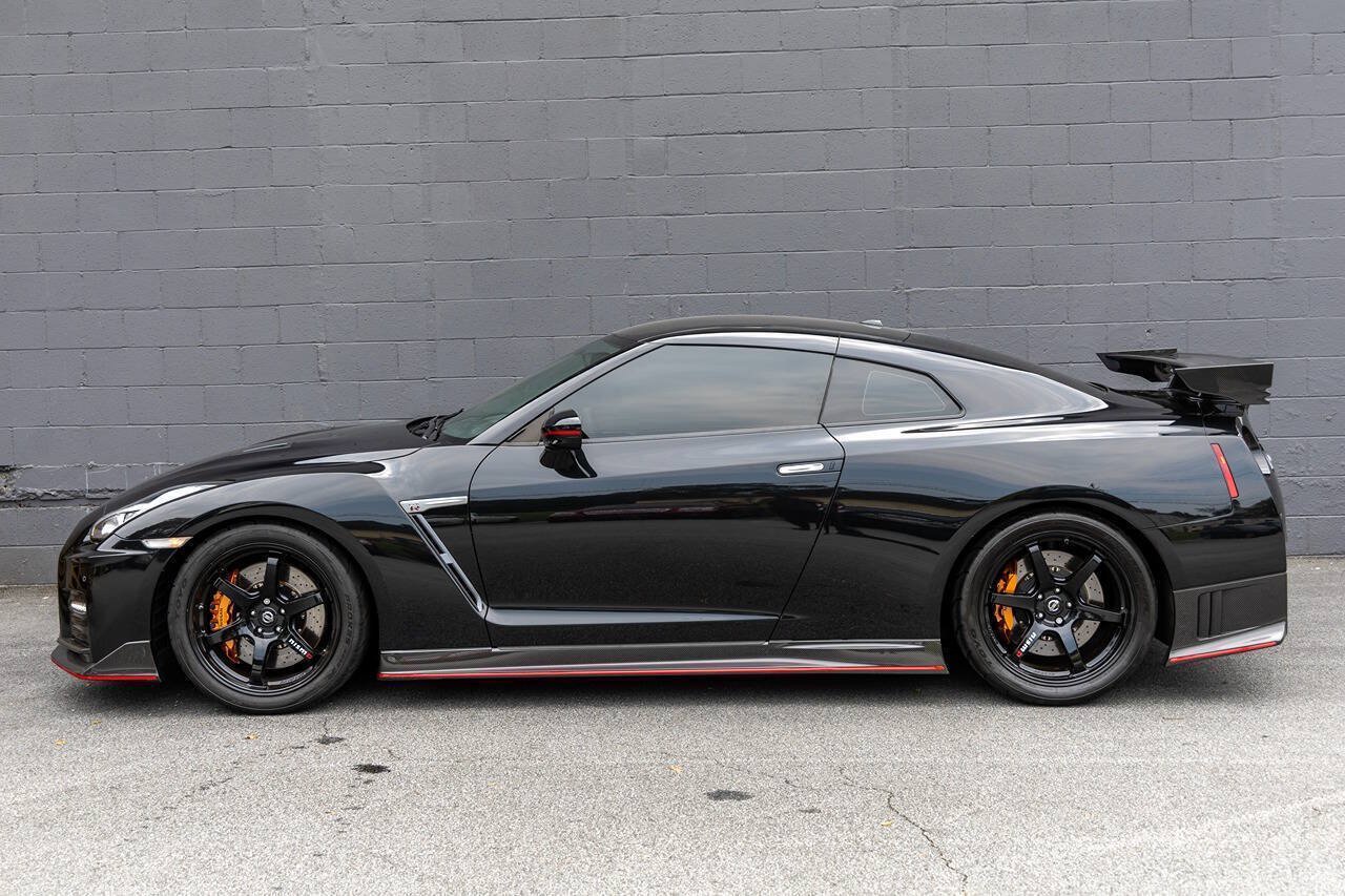 Used 2018 Nissan GT-R NISMO AWD/4WD image 6
