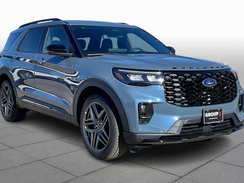 New 2026 Ford Explorer ST-Line w/ ST-Line Street Pack image 2