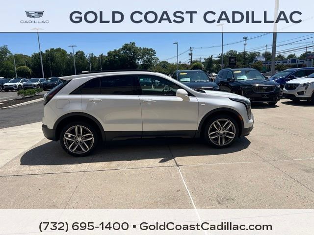 Used 2019 Cadillac XT4 Sport w/ Cold Weather Package FWD image 4