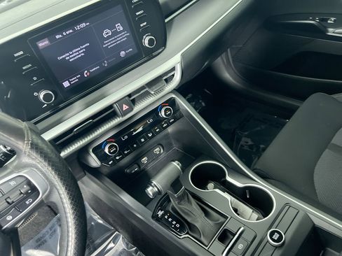 Used 2022 Kia K5 LXS image 23