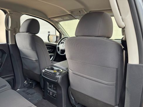 Used 2023 Nissan Titan SV w/ SV Convenience Package RWD image 30