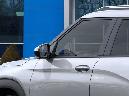 New 2026 Chevrolet TrailBlazer LT w/ Midnight Edition FWD image 12