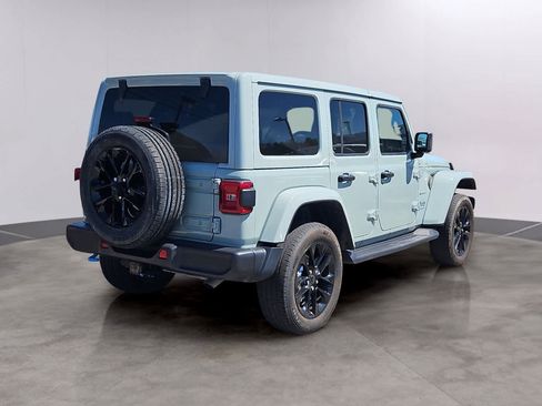 Used 2024 Jeep Wrangler Unlimited Sahara AWD/4WD image 4