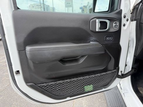 Used 2023 Jeep Wrangler Unlimited Sahara w/ Cold Weather Group AWD/4WD image 12