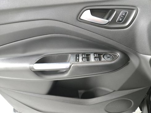 Used 2017 Ford Escape SE w/ Equipment Group 201A FWD image 21