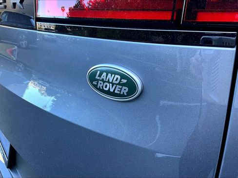 Used 2023 Land Rover Range Rover Sport SE image 32