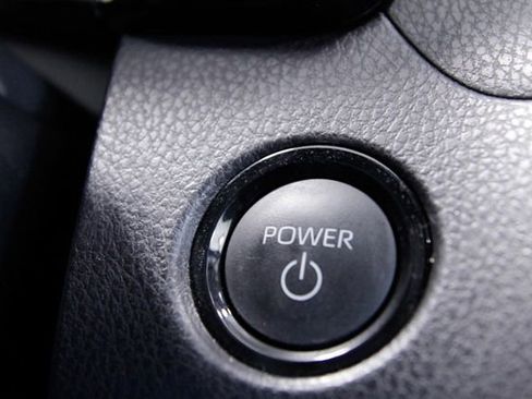 Used 2025 Toyota Camry SE image 29