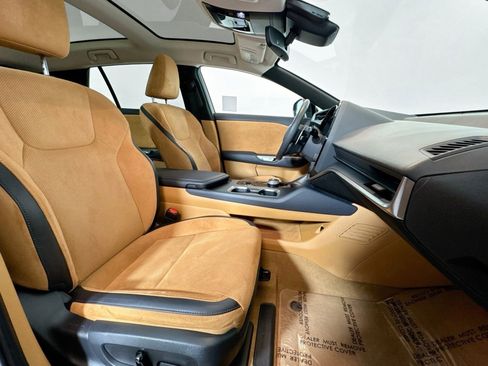 Used 2023 Lexus RZ 450e Premium image 25