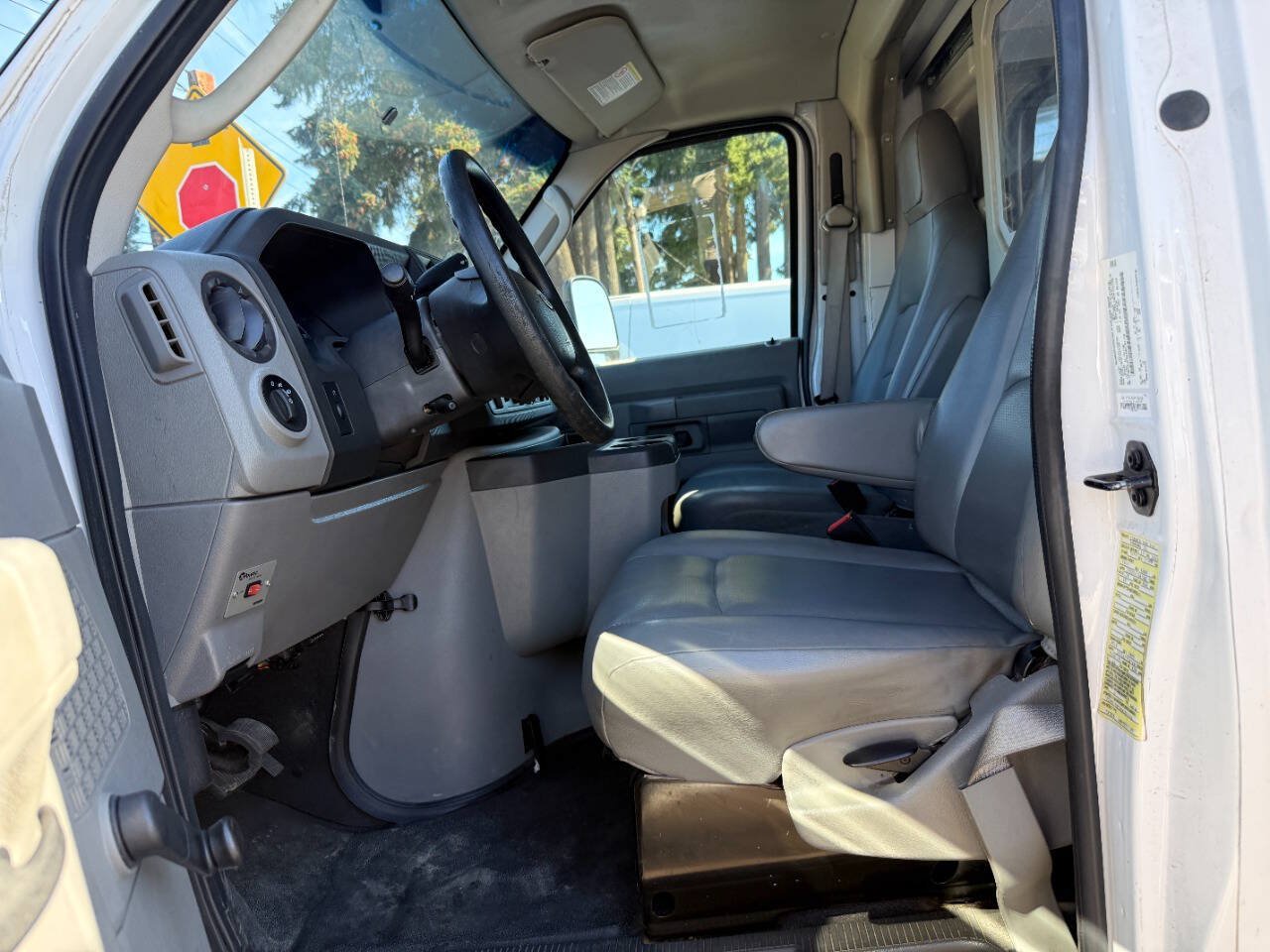 Used 2017 Ford E-350 and Econoline 350 Super Duty RWD image 30