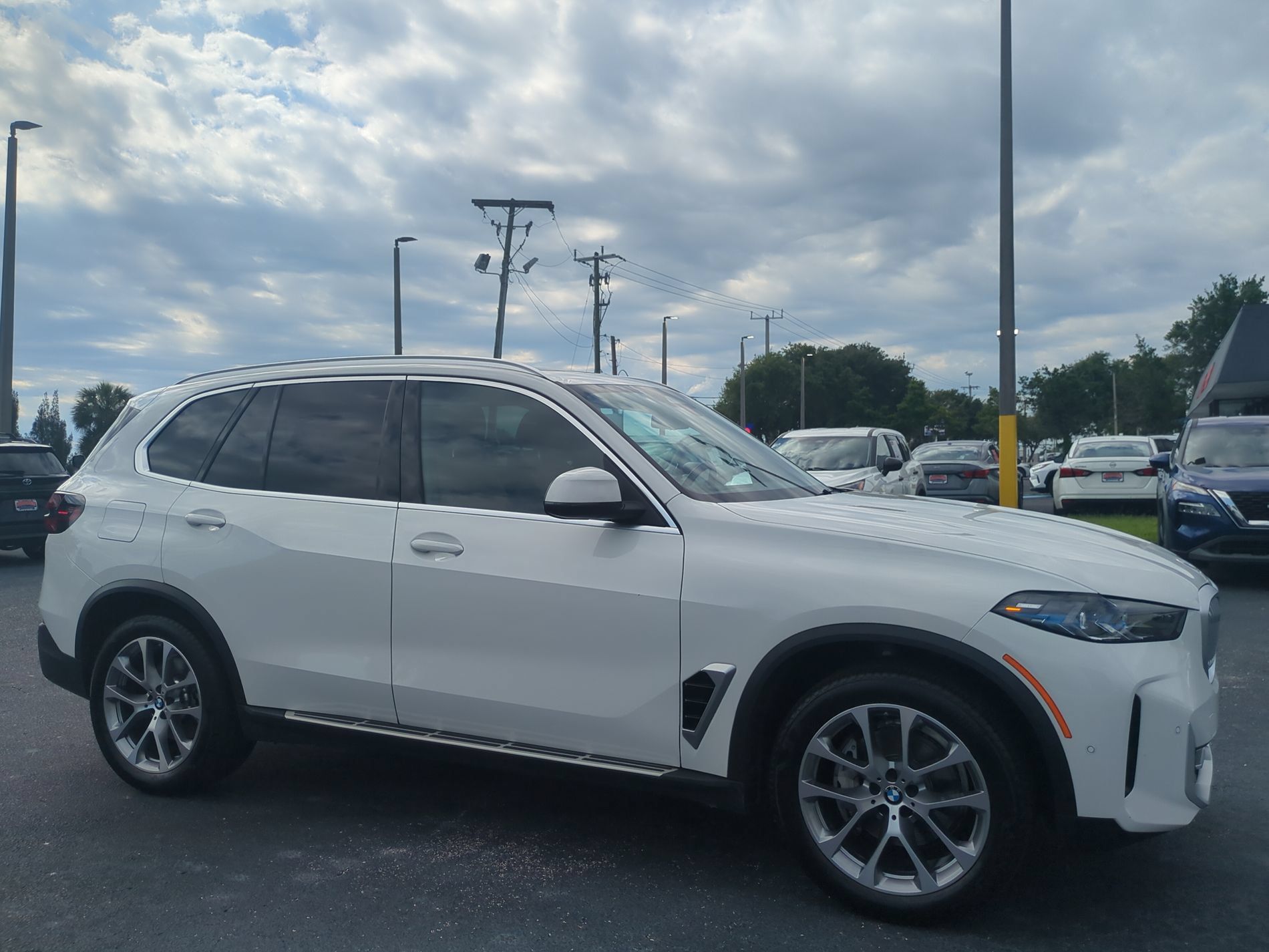 Used 2026 BMW X5 sDrive40i RWD image 2