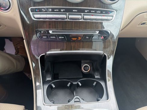 Used 2019 Mercedes-Benz GLC 300 image 11