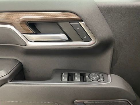 Certified 2022 Chevrolet Silverado 1500 LT Trail Boss w/ LPO, Dark Essentials Package image 12