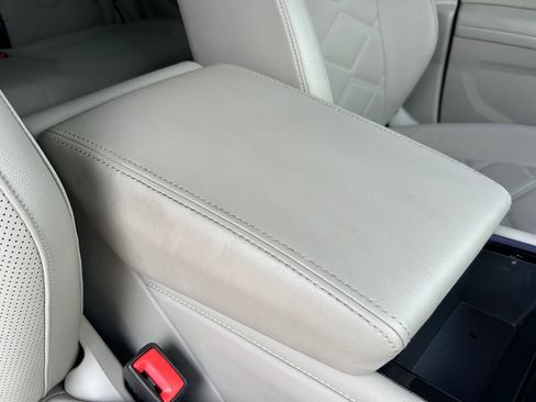 Used 2024 Volkswagen Atlas SE FWD image 41