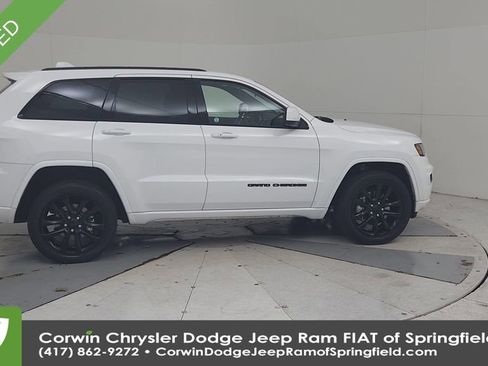 Certified 2021 Jeep Grand Cherokee Laredo X image 16