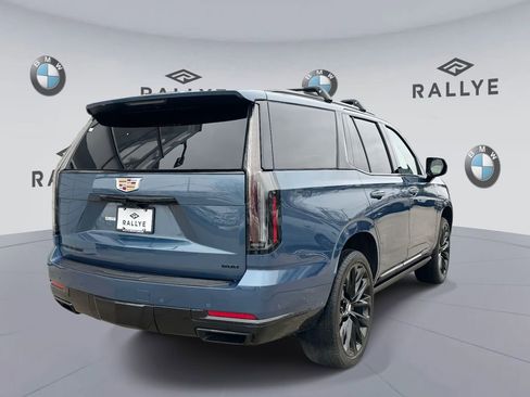 Used 2025 Cadillac Escalade Sport Platinum w/ LPO, ONYX Package image 4