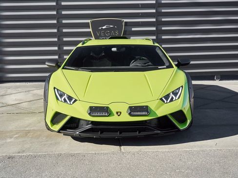 Used 2024 Lamborghini Huracan Sterrato image 18