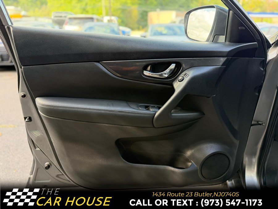 Used 2019 Nissan Rogue SV FWD image 13