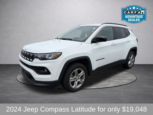 Used 2024 Jeep Compass Latitude AWD/4WD image 8