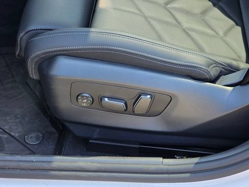 Used 2026 BMW 530i xDrive w/ Premium Package AWD/4WD image 23
