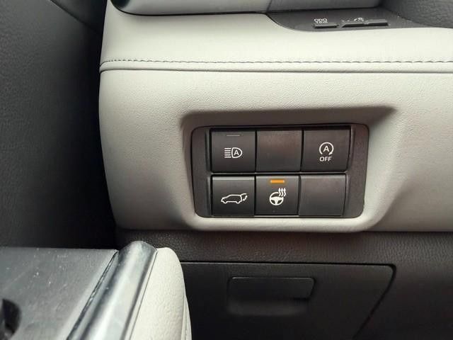Used 2023 Toyota Highlander Limited FWD image 14