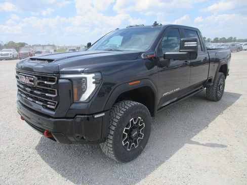 New 2026 GMC Sierra 2500 AT4X AWD/4WD image 11