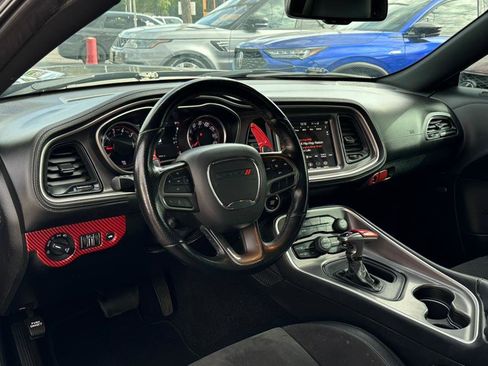 Used 2022 Dodge Challenger R/T w/ Plus Package image 17