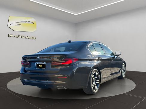 Used 2023 BMW 530i xDrive w/ Premium Package image 7
