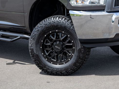 Used 2018 RAM 2500 Tradesman w/ Chrome Appearance Group AWD/4WD image 5