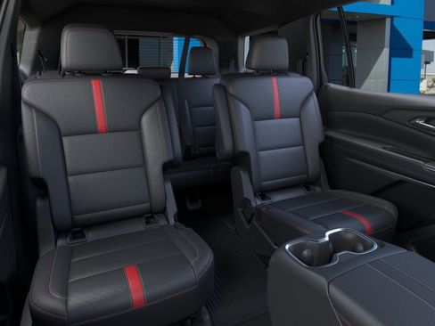 New 2026 Chevrolet Traverse RS w/ LPO, Floor Liner Package FWD image 17