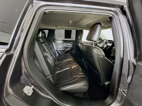 Used 2019 Jeep Cherokee Latitude Plus image 28