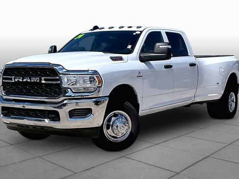 Used 2024 RAM 3500 Tradesman w/ Chrome Appearance Group AWD/4WD image 3