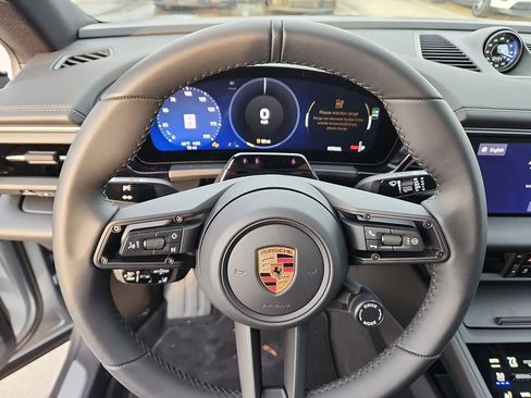 New 2026 Porsche Macan 4 Electric image 19