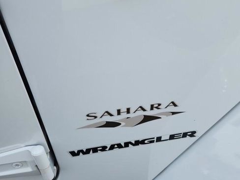 Used 2017 Jeep Wrangler Sahara w/ Dual Top Group image 7