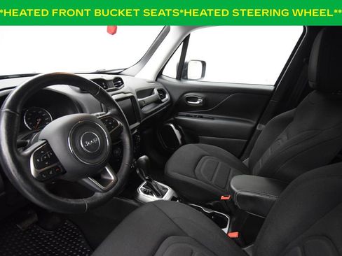 Certified 2022 Jeep Renegade Latitude w/ Convenience Group AWD/4WD image 11