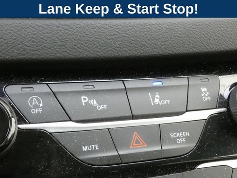 Used 2024 Chrysler Pacifica Touring-L FWD image 21