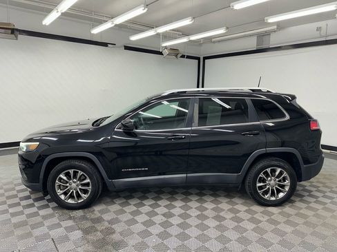 Used 2020 Jeep Cherokee Latitude Plus image 2