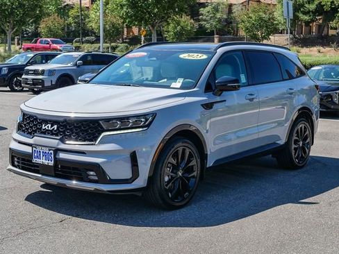 Certified 2023 Kia Sorento SX FWD image 4