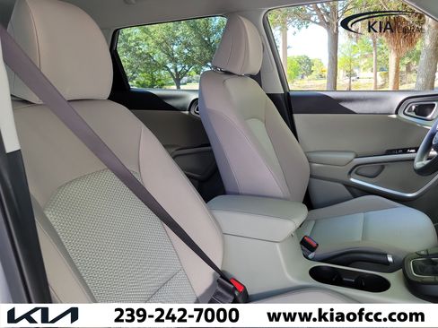 Used 2023 Kia Soul LX FWD image 25