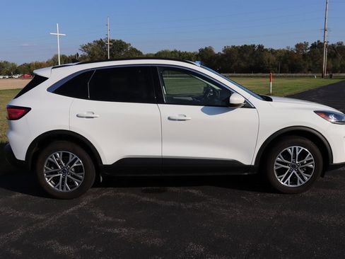 Used 2022 Ford Escape SEL image 17