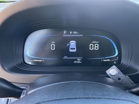 Certified 2023 Hyundai Venue SEL image 29