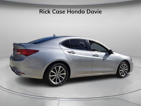 Used 2020 Acura TLX image 7